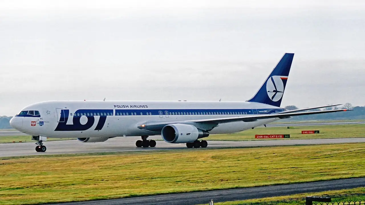 LOT Polish Airlines at Miami International Airport (MIA)